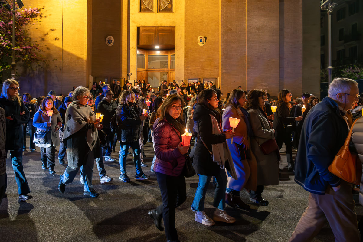 viacrucis25/viacrucis_08.jpg