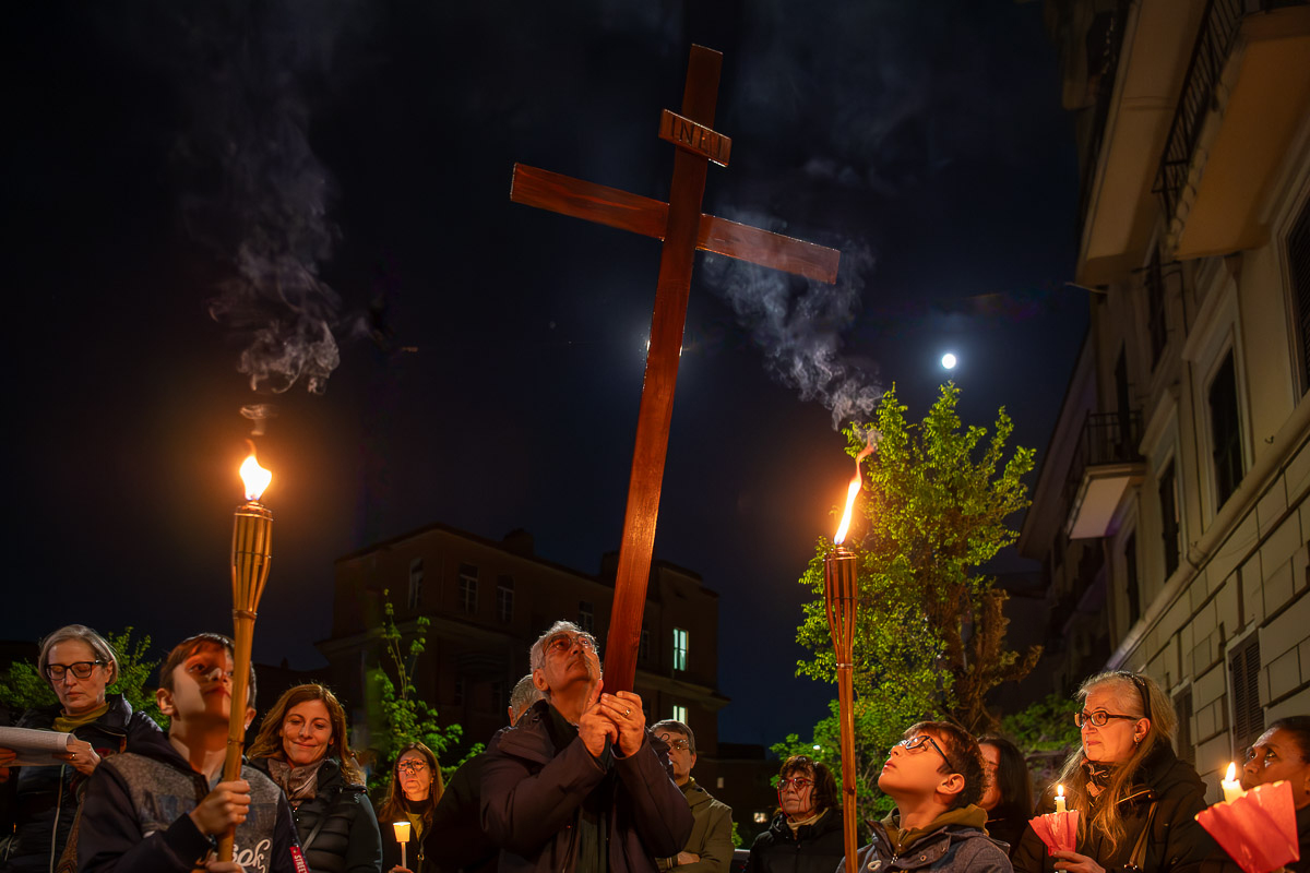 viacrucis25/viacrucis_15.jpg