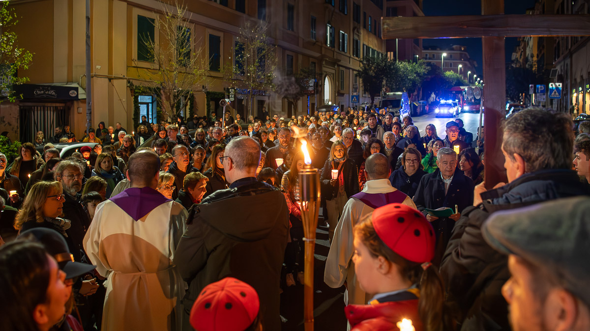 viacrucis25/viacrucis_24.jpg